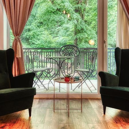 Nature Apartment - Minutes Away From The Old Town And Afi Mall Брашов Екстер'єр фото