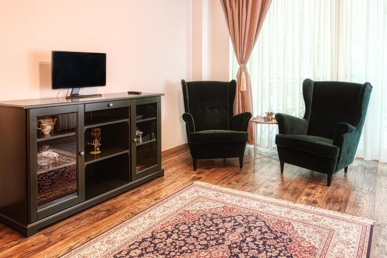 Nature Apartment - Minutes Away From The Old Town And Afi Mall Брашов Екстер'єр фото