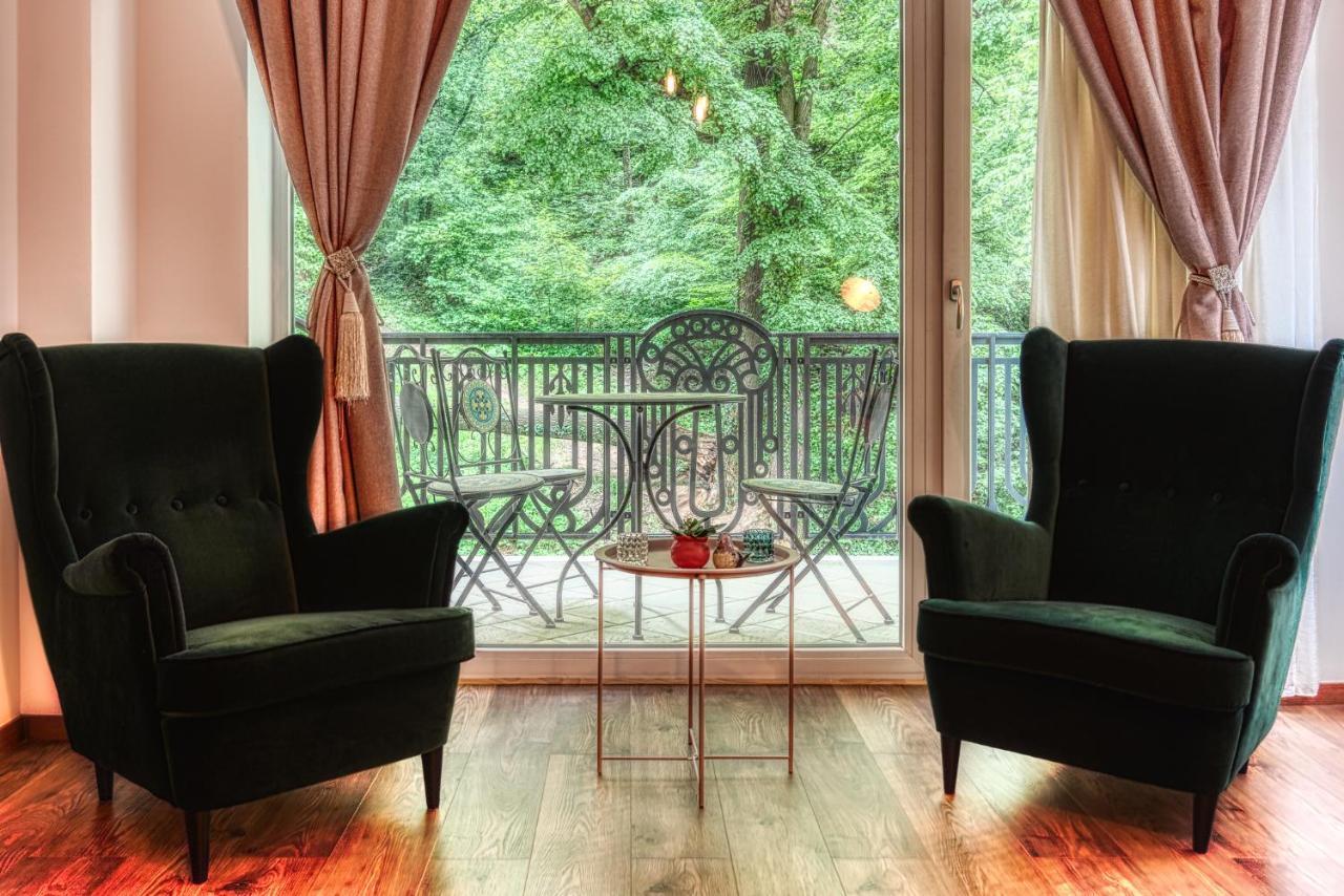 Nature Apartment - Minutes Away From The Old Town And Afi Mall Брашов Екстер'єр фото