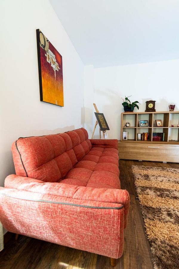 Nature Apartment - Minutes Away From The Old Town And Afi Mall Брашов Екстер'єр фото