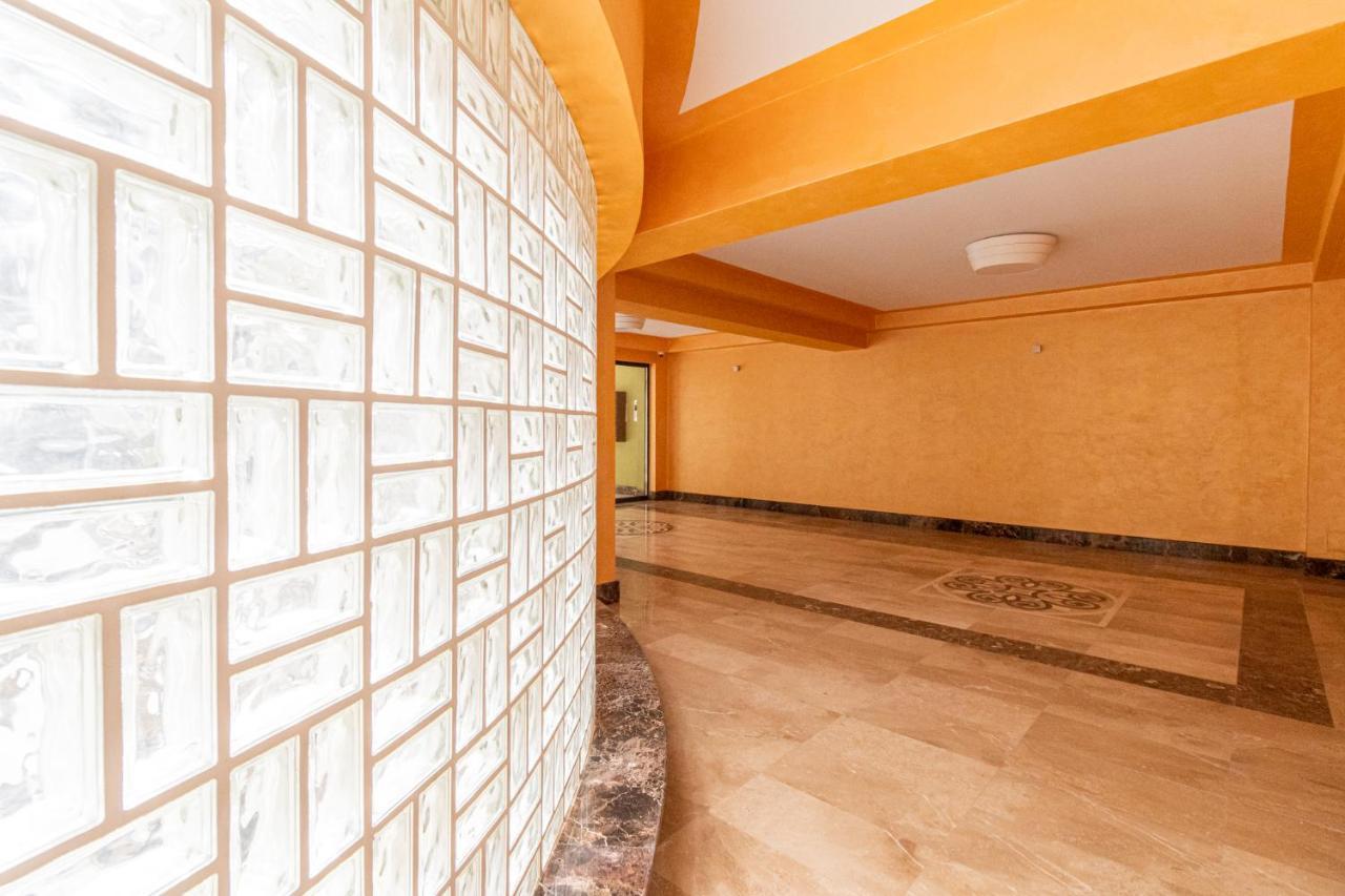 Nature Apartment - Minutes Away From The Old Town And Afi Mall Брашов Екстер'єр фото