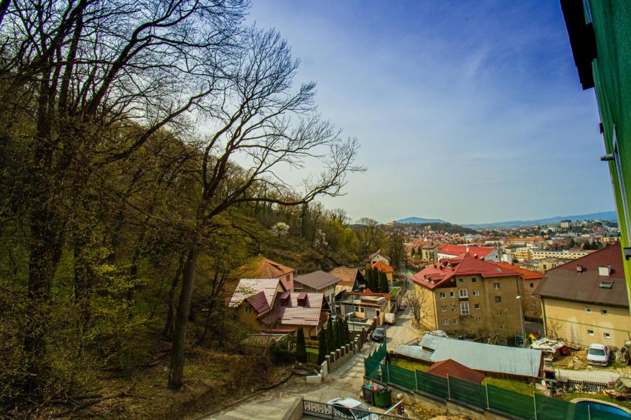 Nature Apartment - Minutes Away From The Old Town And Afi Mall Брашов Екстер'єр фото