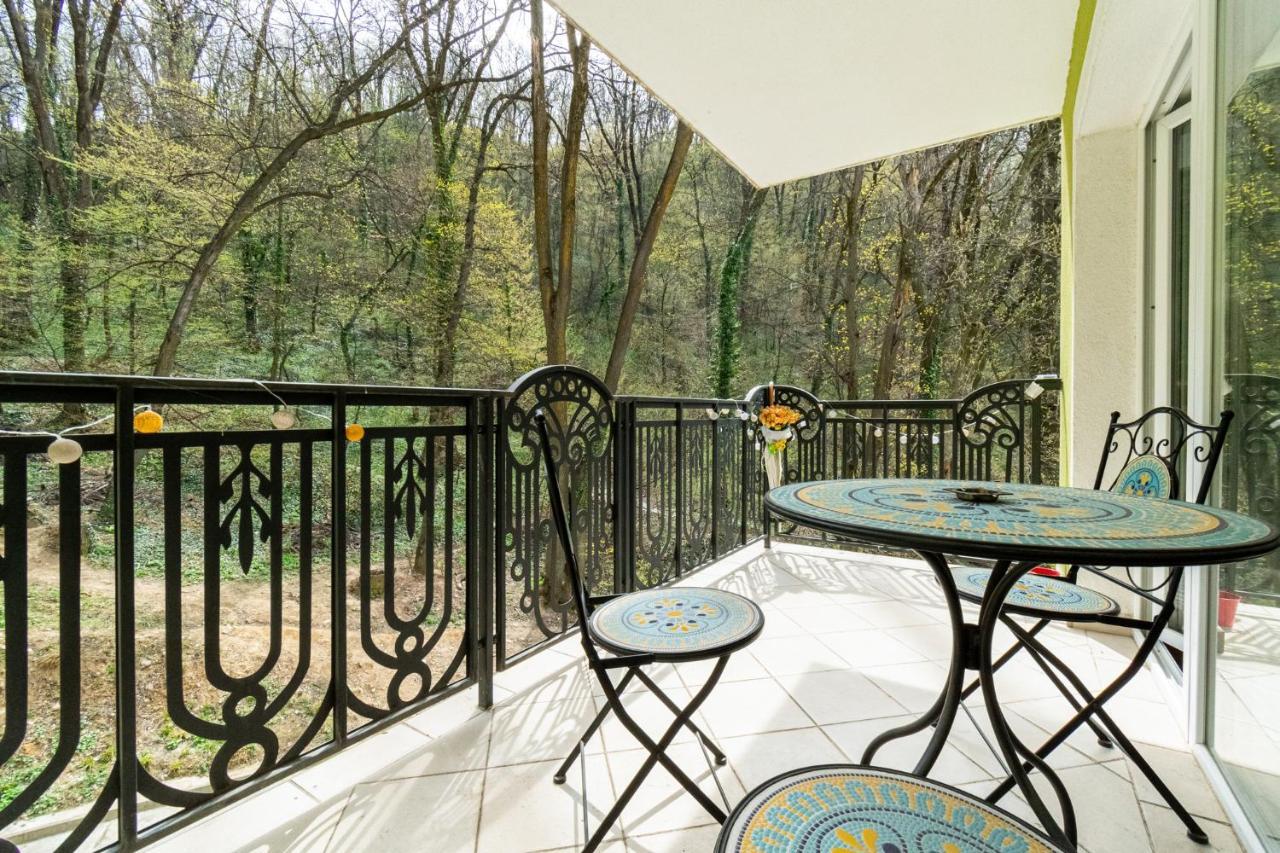 Nature Apartment - Minutes Away From The Old Town And Afi Mall Брашов Екстер'єр фото